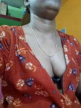maataaan – webcam model profile photo Image 10