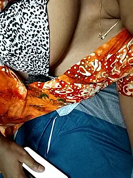 maataaan – webcam model profile photo Image 16
