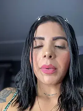 roouse – webcam model profile photo Image 8