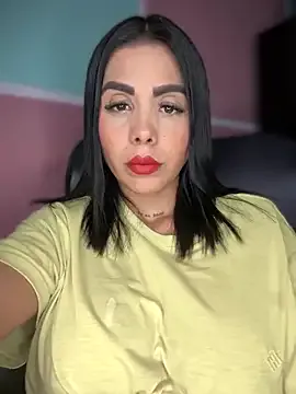 roouse – webcam model profile photo Image 9