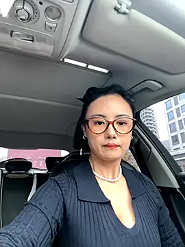 Isabela – webcam model profile photo Image 16