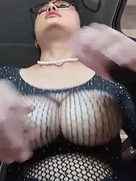 Isabela – webcam model profile photo Image 17