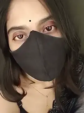 roouse – webcam model profile photo Image 4