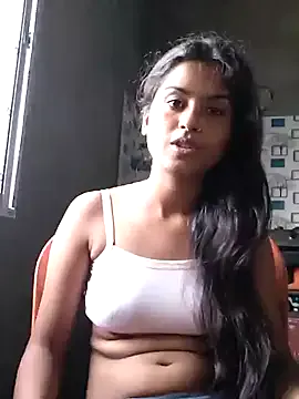 VIKITOMMY – webcam model profile photo Image 7