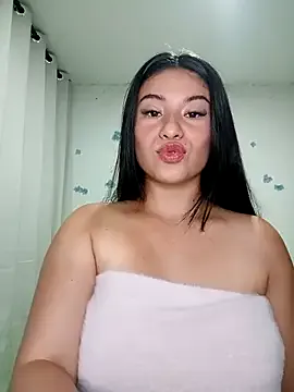 roouse – webcam model profile photo Image 10
