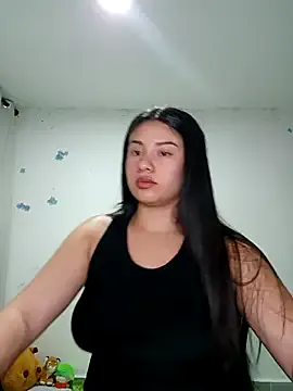 roouse – webcam model profile photo Image 15