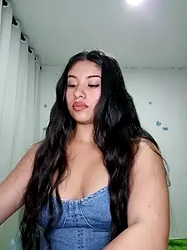roouse – webcam model profile photo Image 8
