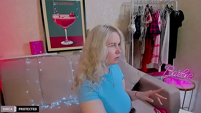 LauraRiccoo – webcam model profile photo Image 18