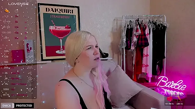 LauraRiccoo – webcam model profile photo Image 9