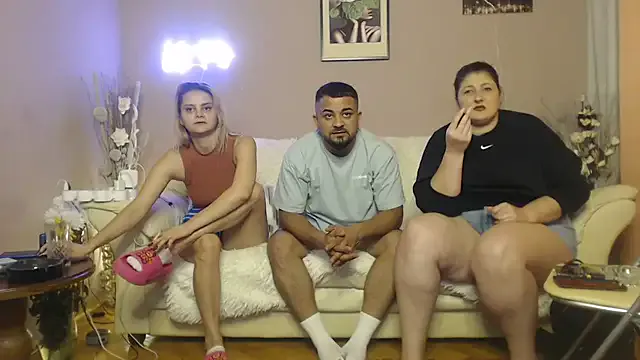 Megu_Melon – webcam model profile photo Image 13