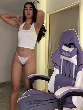 roouse – webcam model profile photo Image 14