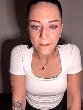 Musae – webcam model profile photo Image 7