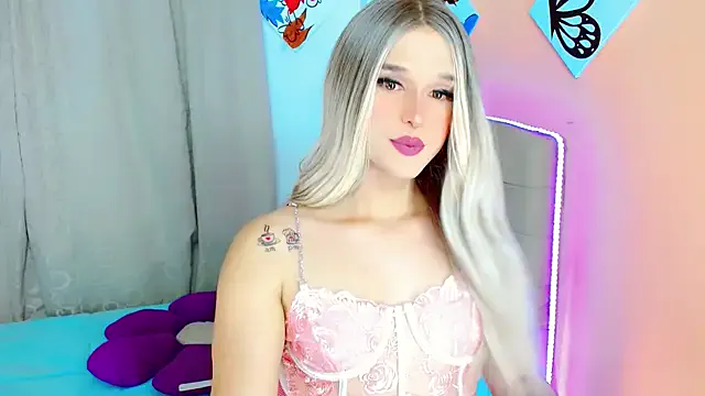  – webcam model profile photo Image 9