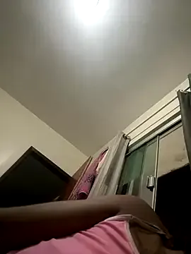 seraphine23 – webcam model profile photo Image 17