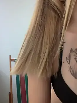 Mia--meow – webcam model profile photo Image 11