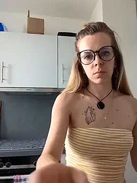 Mia--meow – webcam model profile photo Image 13