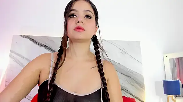 Adara – webcam model profile photo Image 5