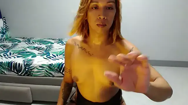 Luna_Samosienko – webcam model profile photo Image 12