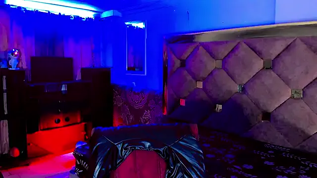 CarolBarker – webcam model profile photo Image 19