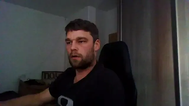 roouse – webcam model profile photo Image 11