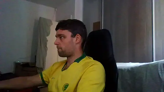 roouse – webcam model profile photo Image 12