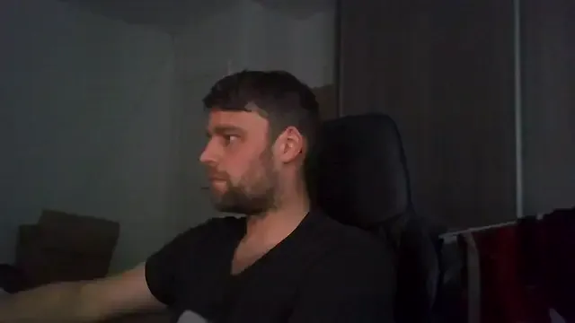 roouse – webcam model profile photo Image 17