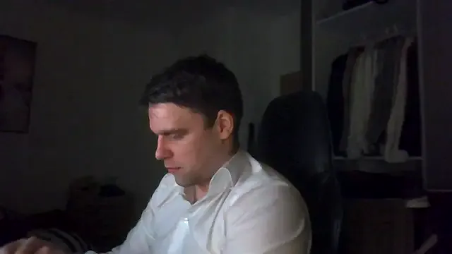 roouse – webcam model profile photo Image 19