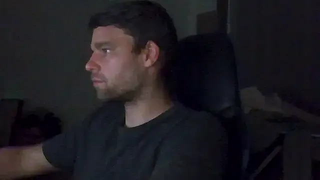 roouse – webcam model profile photo Image 4