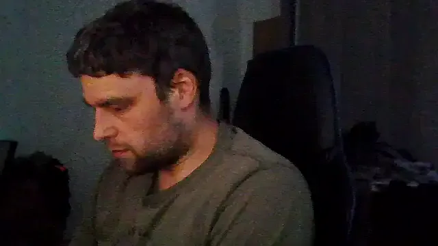 roouse – webcam model profile photo Image 5