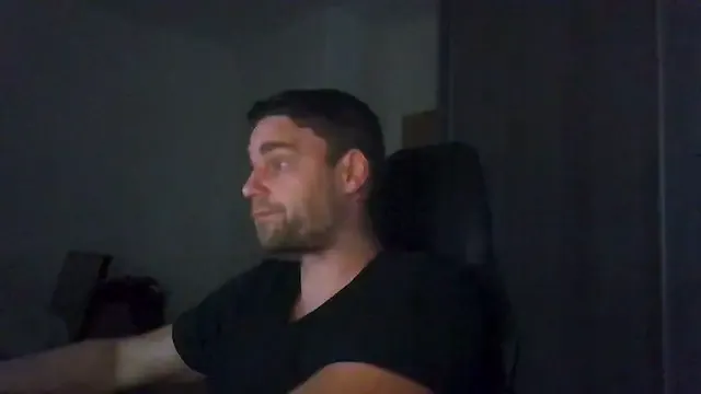 roouse – webcam model profile photo Image 7