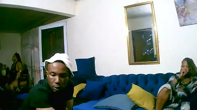 NANA_7 – webcam model profile photo Image 11