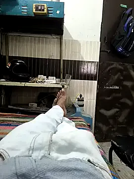 roouse – webcam model profile photo Image 8