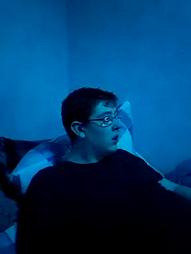 roouse – webcam model profile photo Image 4