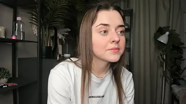 NANA_7 – webcam model profile photo Image 10