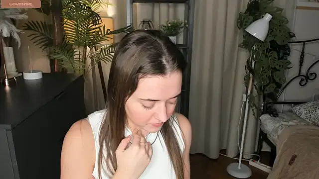 NANA_7 – webcam model profile photo Image 11