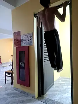 Yui-Ch – webcam model profile photo Image 3