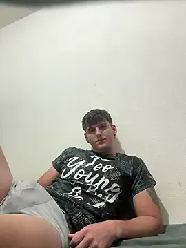 roouse – webcam model profile photo Image 3