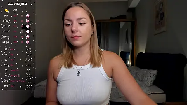 HillaryDiez – webcam model profile photo Image 19