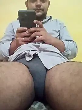 roouse – webcam model profile photo Image 15