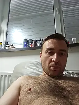 zui_lu – webcam model profile photo Image 4