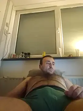 zui_lu – webcam model profile photo Image 5