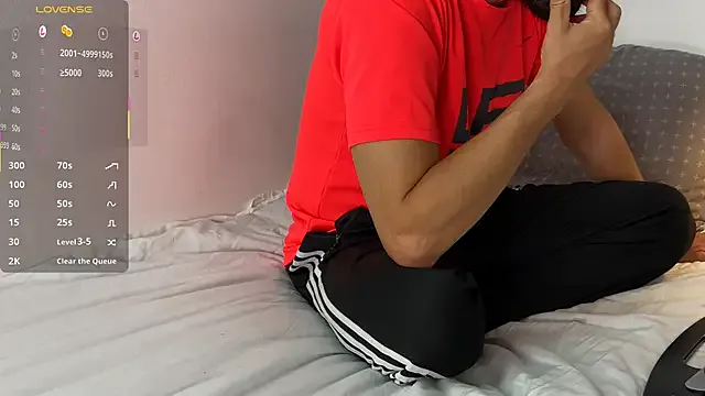 roouse – webcam model profile photo Image 8