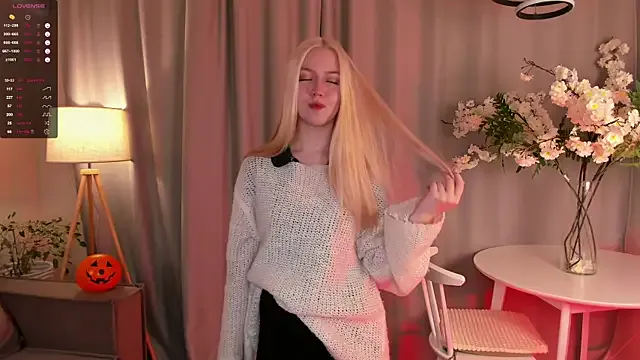 CarlaSharp – webcam model profile photo Image 2