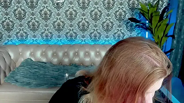 VanesaDevin – webcam model profile photo Image 2