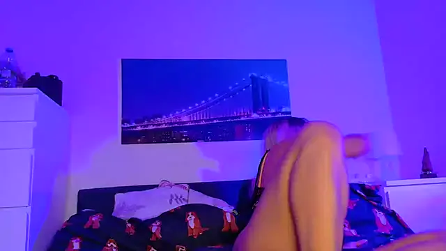 KiaMiles – webcam model profile photo Image 19