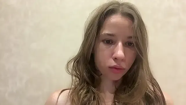 roouse – webcam model profile photo Image 9