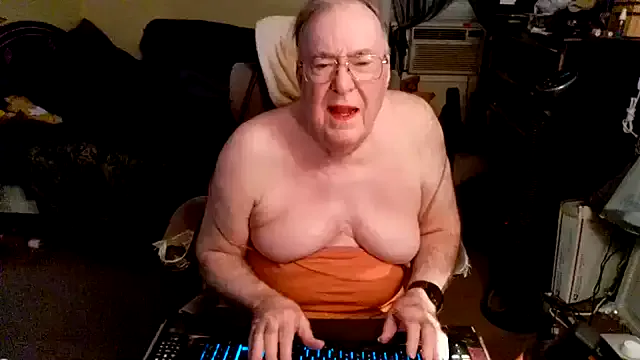 seraphine23 – webcam model profile photo Image 19