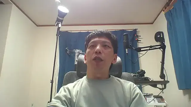 zui_lu – webcam model profile photo Image 2