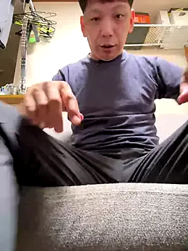 zui_lu – webcam model profile photo Image 3