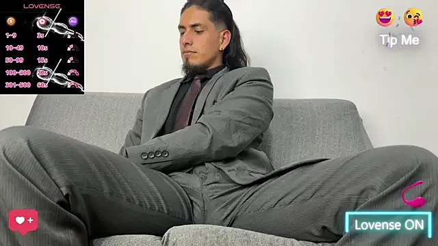 roouse – webcam model profile photo Image 15